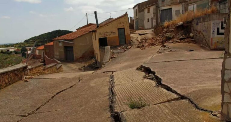 Operativo de rescate de mujer y bebé caídos en pozo en Entrena, La Rioja