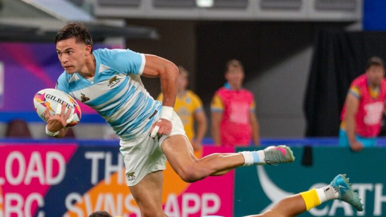 Jugador de Los Pumas 7's en acción durante un partido del Seven de Hong Kong.