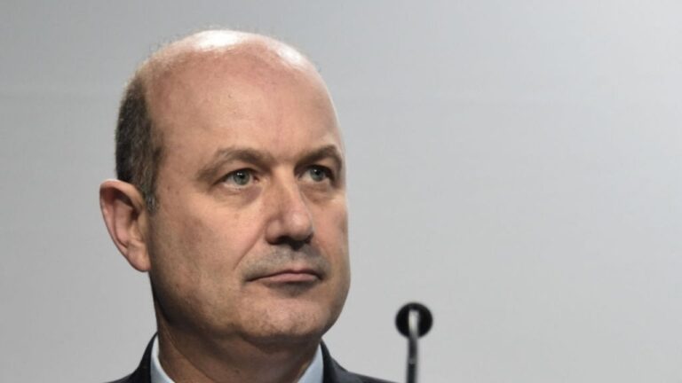 El ministro Federico Sturzenegger durante una exposición en el Congreso de la Nación.