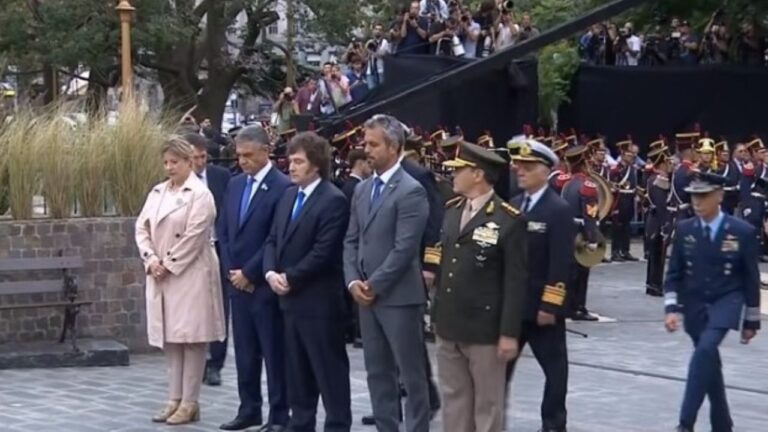 Acto de homenaje a veteranos y caídos en la guerra de Malvinas